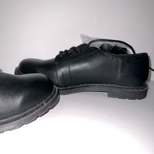 Torrid lace up 12w black shoes NWOT